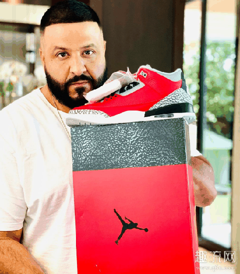 DJ Khaled上脚Air Jordan 4 OVO “Splatter” DJ Khaled晒三双狠货球鞋