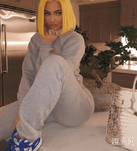金小妹Kylie Jenner再度上脚Dunk SB Kylie Jenner与Travis Scott什么关系