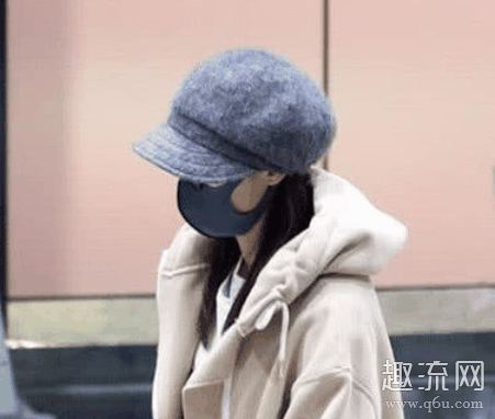 背带裤内搭什么好看 背带裤肩带老掉怎么办
