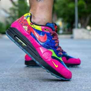 推算出了准确潮牌商城的晨夕时间（ Air Max 1万寿无疆配色上脚 Air Max 1万寿无疆配色货量如何）