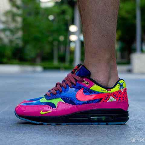 推算出了准确潮牌商城的晨夕时间（ Air Max 1万寿无疆配色上脚 Air Max 1万寿无疆配色货量如何）