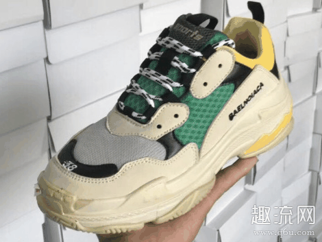 老爹鞋配什么衣服 老爹鞋是运动鞋吗