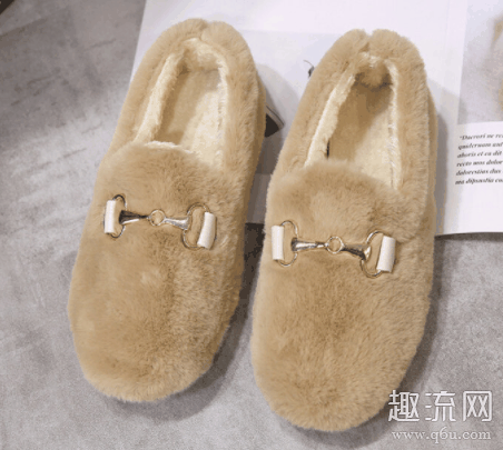毛毛鞋配什么袜子 网红毛毛鞋怎么洗