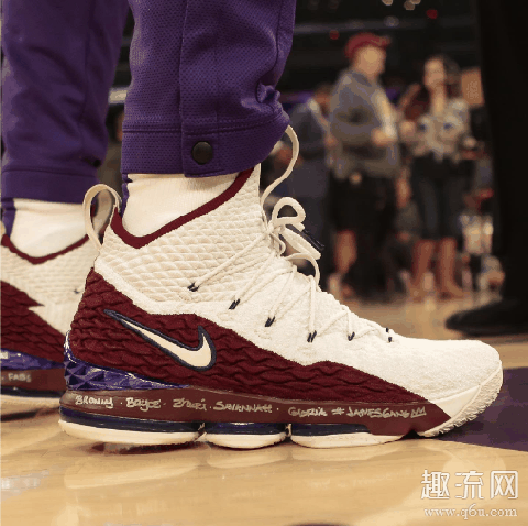 詹姆斯上脚LeBron15骑士配色高清图赏析 LBJ15实战测评