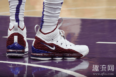 詹姆斯上脚LeBron15骑士配色高清图赏析 LBJ15实战测评