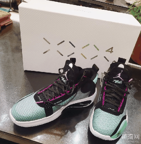 AJ34卡脚踝怎么办 aj34磨脚踝处理方法