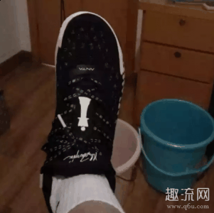 受到了消费潮牌汇潮牌网店者的喜爱（KT5国际象棋开箱测评 安踏KT5测评）