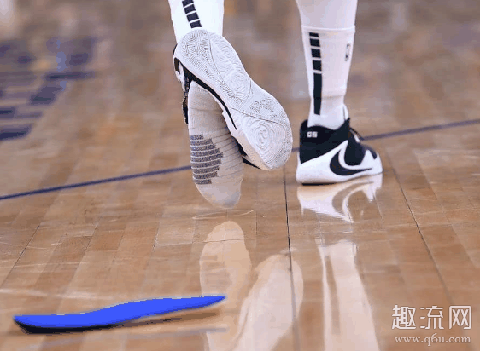 字母哥一代被马修斯一脚踩穿 Nike ZOOM FREAK 1怎么样