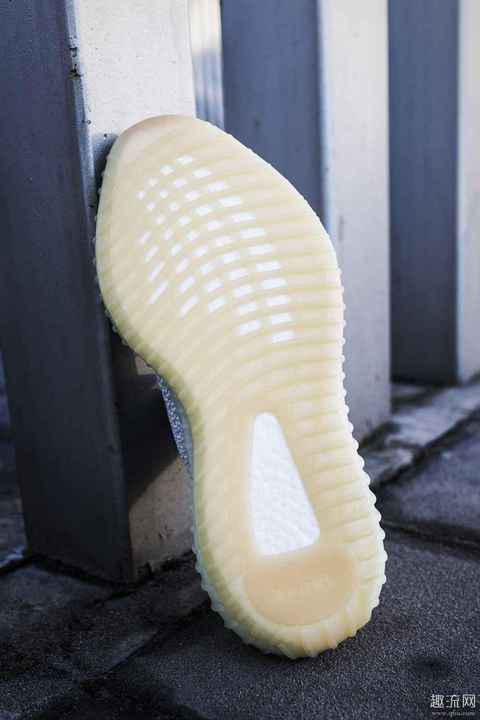 Yeezy 350 V2 “Yeshaya”开箱 Yeezy 350 V2 “Yeshaya”偏码码