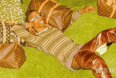  这双联名款可以看潮牌汇潮牌网店做是双方的强强联手（Travis Scott亲自上脚Dunk SB联名款 Travis Scott x Dunk SB可以刮刮乐吗）