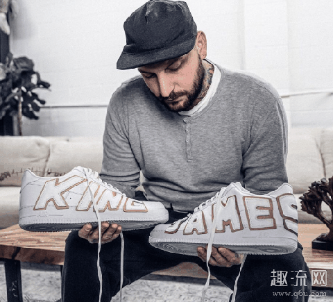 詹姆斯生日定制款AF1“King James”亮相 詹姆斯今年多大了