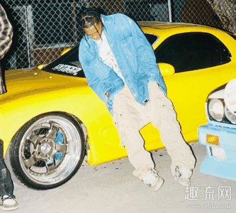 而这双令人爱不潮牌汇潮牌网释手的Nike鞋款（全新Dunk SB x Travis Scott联名 Travis Scott MV 上脚Dunk SB鞋款）