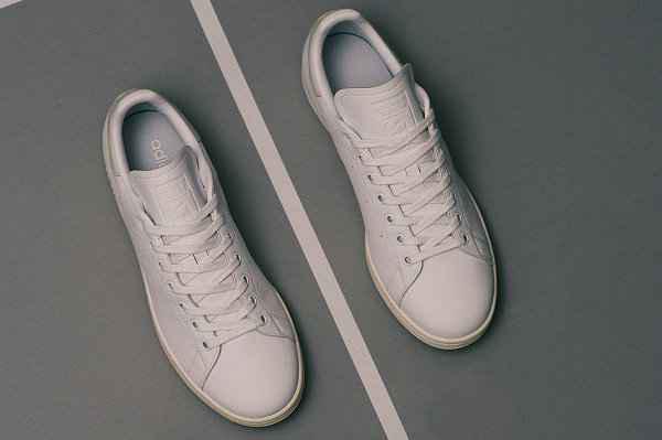 日前 adidas Originals 也为旗下潮牌汇潮牌网店经典 Stan Smith 炮制了日本限定版本（阿迪达斯 Stan Smith 全新日本限定鞋款开启预售）