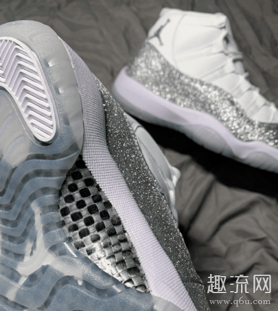 AJ11黑红复刻和AJ11满天星哪个好 AJ11满天星多少钱入手合适