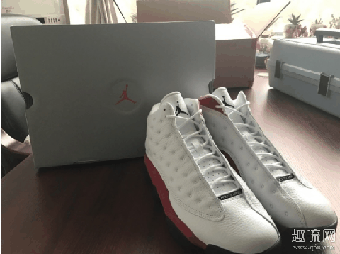aj13芝加哥和熊猫哪个好看 AJ13芝加哥和熊猫怎么选