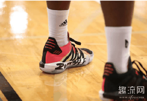 Adidas 利拉德6新配色上市 利拉德6和PG4怎么选择