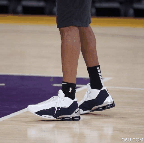 shox bb4偏码 耐克shox bb4 评测