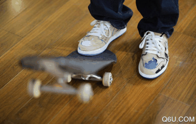  2.湖人配色就会变潮牌信息成绚丽的芝加哥配色（NIKE SB X AJ1 LOW“火焰”刮刮乐上脚图 NIKE SB X AJ1 LOW刮刮乐怎么刮）