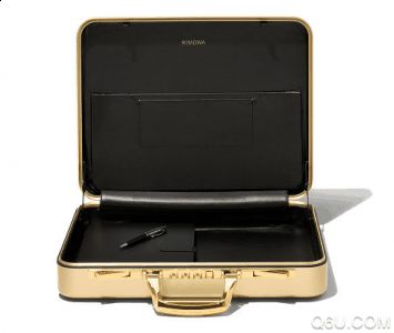 以免造成折潮牌汇潮牌网痕或裂痕（RIMOWA限量公文包上市 TTACHÉ GOLD公文包如何选择与保养）