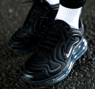 其实耐克在制作的时候潮牌资讯就对气垫做了一个加厚处理（air max 720气垫容易爆吗 air max 720气垫漏气怎么办）