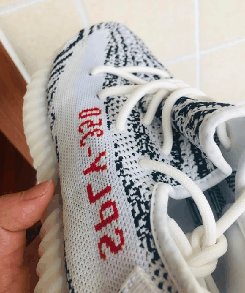 yeezy350白斑马和冰蓝哪个好看 yeezy350白斑马细节展示