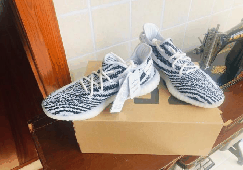 yeezy350白斑马和冰蓝哪个好看 yeezy350白斑马细节展示