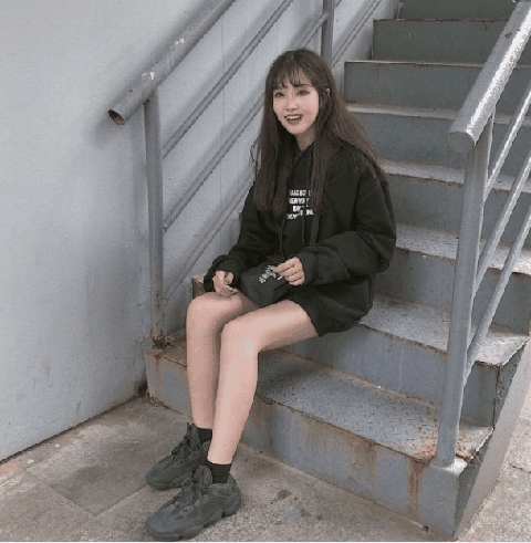 女生穿椰子鞋什么颜色最好看 女生椰子鞋配什么裤子