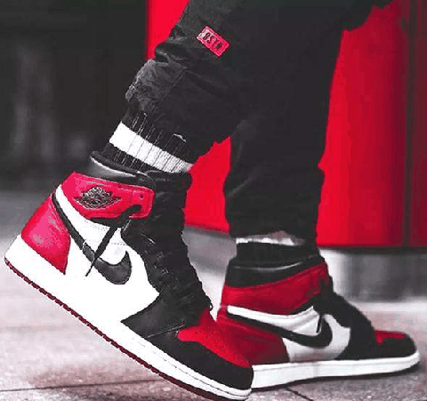 aj1黑脚趾和黑红脚趾哪个好看 aj1黑脚趾为什么比黑红脚趾贵