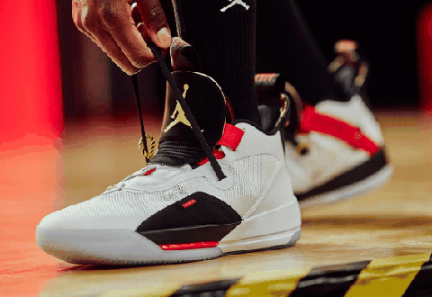AJ34包裹感怎么样 AJ34与AJ33哪个实战更好