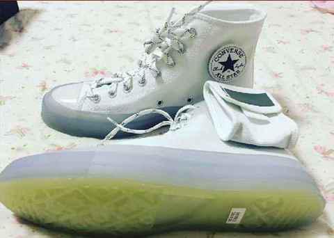 张艺兴匡威联名Chuck 70白色开箱测评 张艺兴联名Chuck 70白色脚感如何