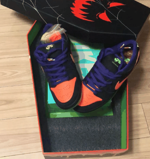 Dunk SB low万圣节配色开箱测评 Dunk SB low万圣节上脚图赏析