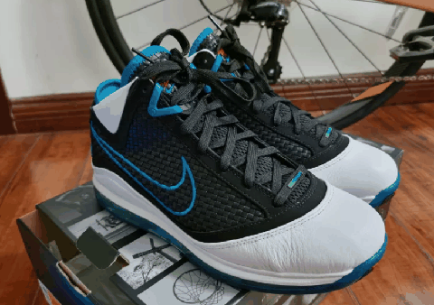 LeBron7红毯复刻开箱测评 lbj7复刻值得入手吗