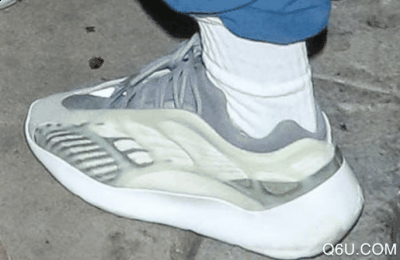 Kanye West在他的后花园亮潮牌信息出其迄今为止所有的Yeezy Sample（侃爷疑似上脚Yeezy 700 V3 Yeezy 700 V3配置及细节图）