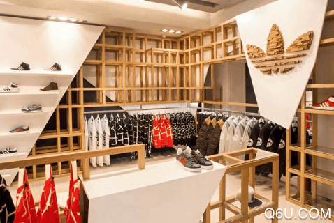 nike阿迪上班的员工球鞋是不是免费穿 球鞋专卖店导购员有折扣价吗