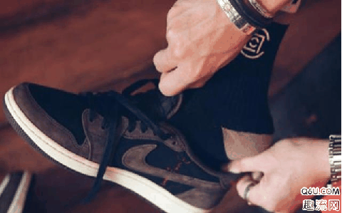 低帮反钩AJ1上脚图 TS x AJ1 Low “Dark Mocha”预计什么时候发售