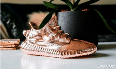  Ceeze是什么人 Ceeze 来潮牌资讯自纽约的艺术家兼设计师（Ceeze打造Yeezy 350 V2同尺寸雕塑发售信息 Yeezy 350 V2同尺寸雕塑实物赏析）
