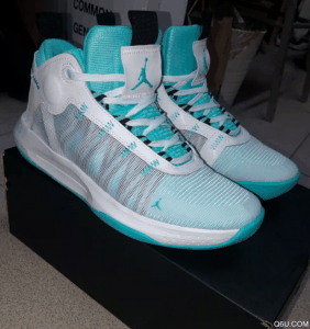 脚感的话也潮牌信息是很不错的（AJ jumpman 2020薄荷绿开箱测评 jumpman 2020郭艾伦配色上脚图赏析）