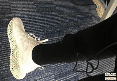 adidas ALPHAEDGE 4D跑鞋上脚潮牌资讯实拍 adidas ALPHAEDGE 4D脚感怎么样（adidas ALPHAEDGE 4D跑鞋上脚实拍 adidas ALPHAEDGE 4D脚感怎么样）