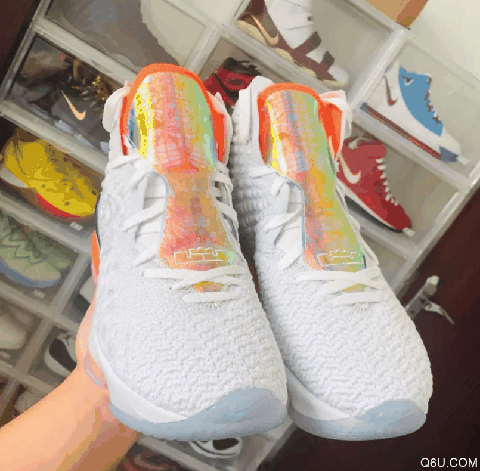 LBJ17 Future Air首发配色开箱测评 詹姆斯17代白橙配色上脚脚感如何