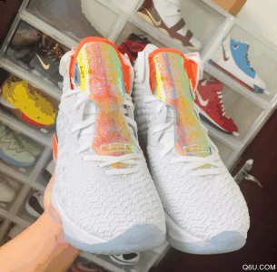 LBJ17 Future Air首发配色开箱测评 詹姆斯17代白橙配色上脚脚感如何