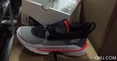  虽然mi潮牌品牌crog有点软（库里7实物开箱图曝光 curry7和3ZERO III很像吗）