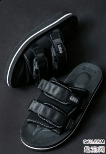 小编觉得这种凉鞋还蛮好搭配的 m潮牌品牌onkey time x Suicoke 联名凉鞋 发售信息 目前有消息称（monkey time x Suicoke联名凉鞋实物赏析 monkey time x Suicoke上脚图片）