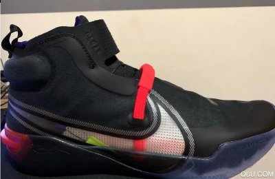 在外观上小编觉潮牌信息得和AJ33还是很像的（kobe ad nxt ff实战测评 kobe ad ff鞋带容易断吗）
