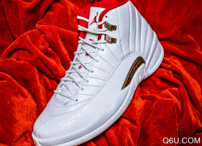  众多设计语潮牌言与细节加持（Air Jordan 12 FIBA上脚测评 aj12fiba配置怎么样）