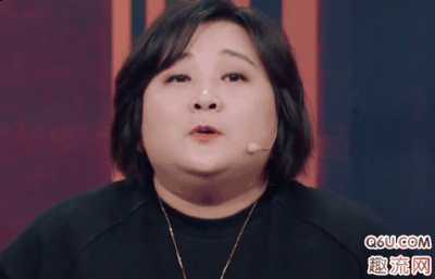 是很独特的砖红土橘潮牌汇潮牌网店带点红棕 质地是哑光的（王牌对王牌贾玲口红色号 贾玲同款口红试色）