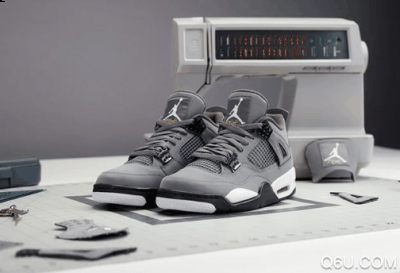 该鞋款随后潮牌品牌也成为经典（AJ4酷灰会涨价吗 Air Jordan 4 Cool Grey复刻过几次）