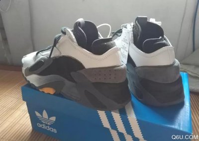 但是你会发现侧向移动的时候潮牌资讯还是会有一种脚有点要滑出去的感觉（阿迪达斯streetball 2019实战测评 streetball 2019偏大吗）