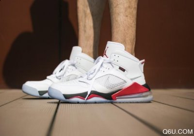  大家自己对比一下 中底设计来自 A潮牌信息ir Jordan 6 Air Jordan 4、Air Jordan 5 两代的元素也很明显（Jordan Mars 270融合四款AJ设计 Jordan Mars 270上脚测评）