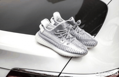  2.实战鞋相潮牌资讯对安全很多（yeezy满天星全球限量5000双是真的吗 为什么毒上有4000多人付款）