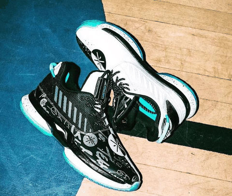 仿佛有些海洋气息的涂鸦设计 Nike Zoom P潮牌商城egasus 35 从去年开始就备受瞩目的Pegasus 35也不能“免俗”（2019年一月发售涂鸦元素的鞋款有哪些 2019年一月发售涂鸦元素的鞋款盘点）